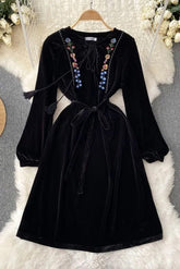 Dress Elegant Vintage Floral Embroidery Velvet Long Dress Lady Party Dress