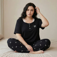 Curvy Bow Pattern 2 Piece Sleepwear, Black Short Sleeve Henley Top with Lace Detail Soft Pj Pants