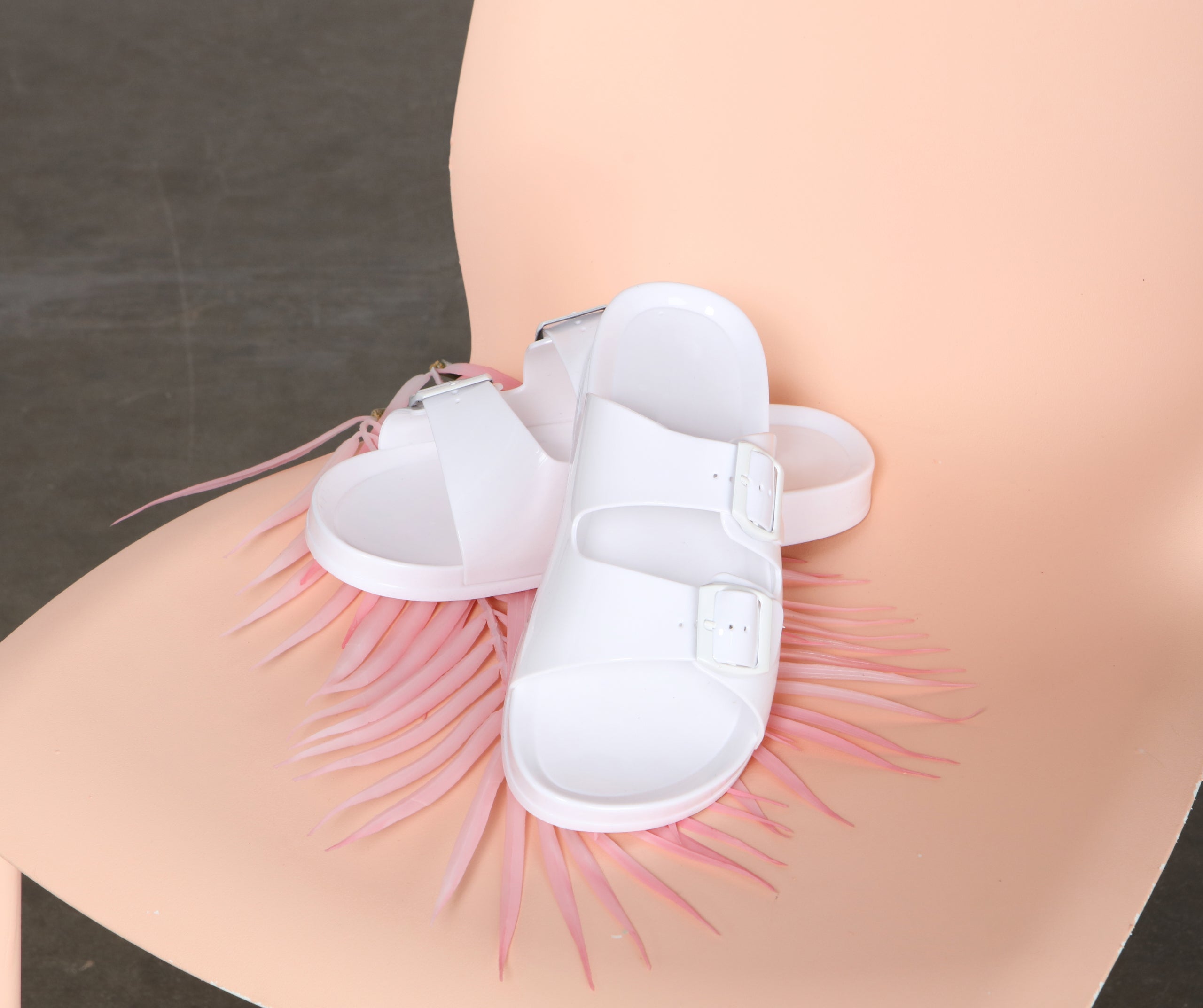 Sandalias de gelatina con doble hebilla