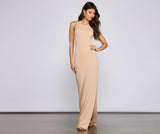 Vestido largo básico elegante con abertura alta