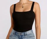 Gerippter Body mit Muschelsaum