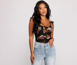 Mesh-Bodysuit mit Rüschen und Blumenmuster und Schnürung