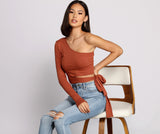 Geripptes Crop-Top mit einem Ärmel