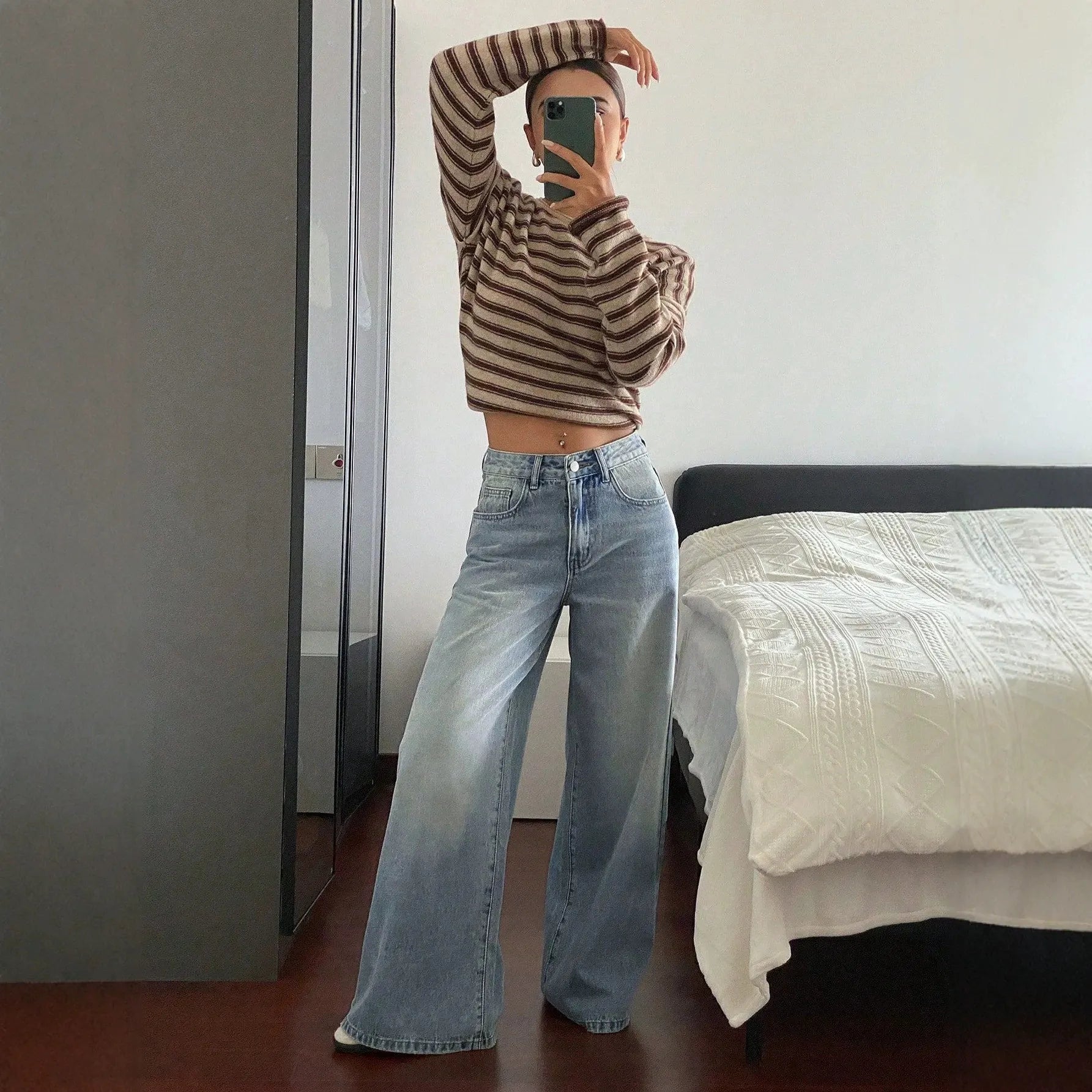 Star Patch Back Pocket Wide Leg Jeans