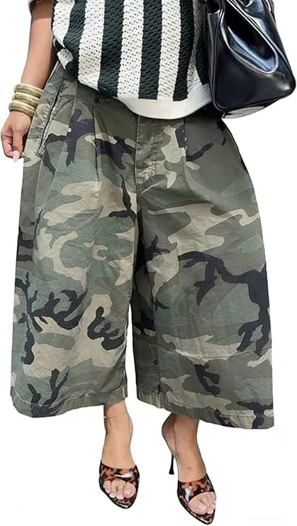 Vintage Camo Pleated Cropped Wide Leg Cargo Pants
