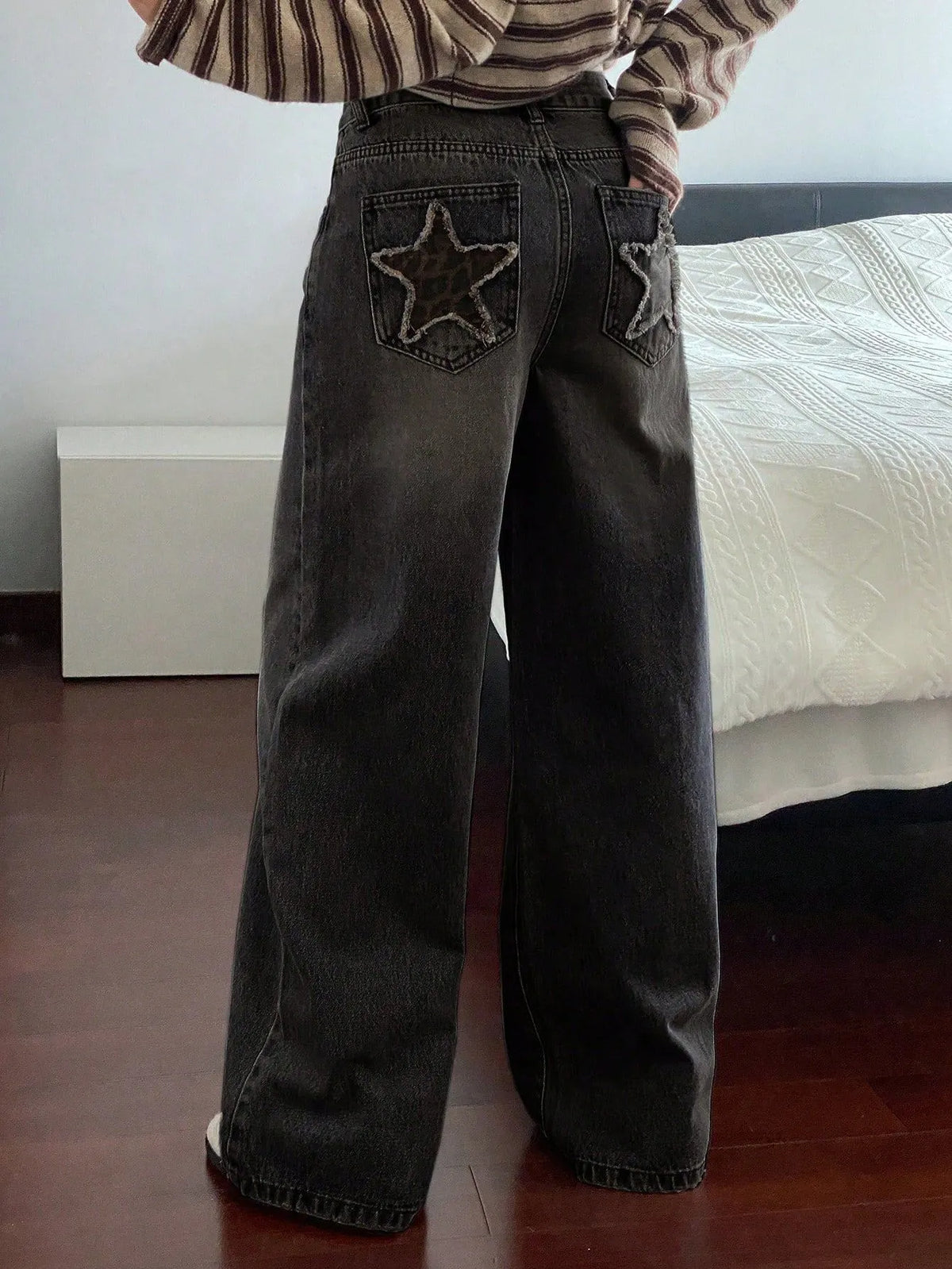 Star Patch Back Pocket Wide Leg Jeans