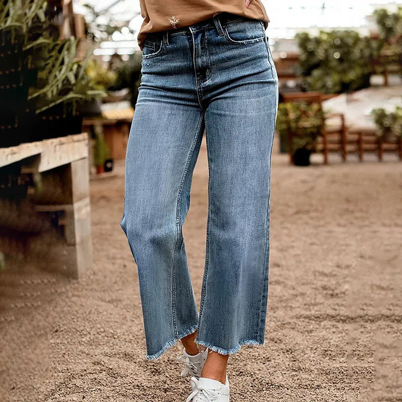 Light Wash Frayed Hem Cropped Flare Jeans