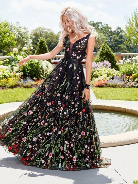 Deep V Sleeveless 3D Floral Embroidery Tulle Maxi Evening Dress