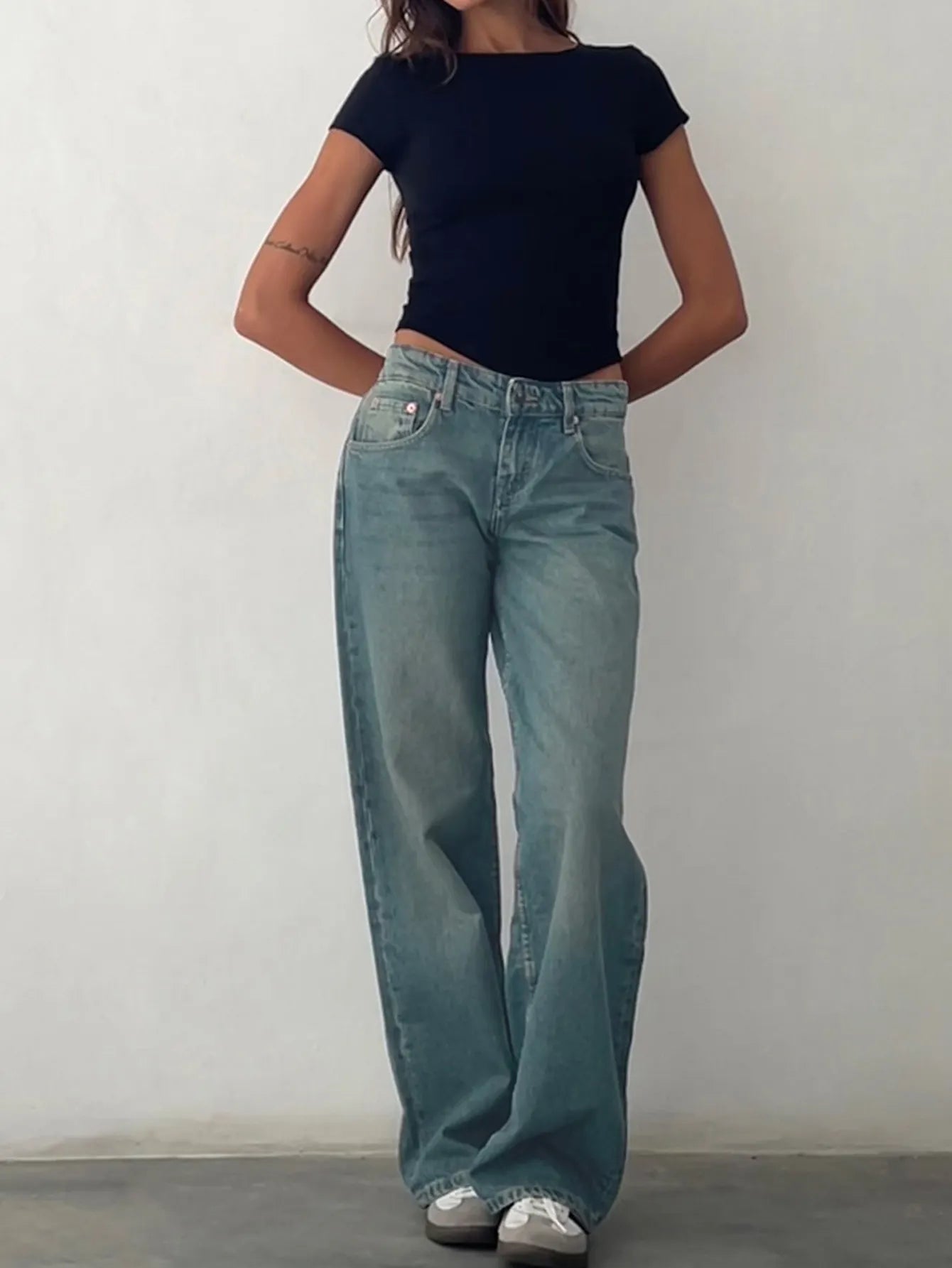 Vintage Wash Low Rise Wide Leg Denim Jeans