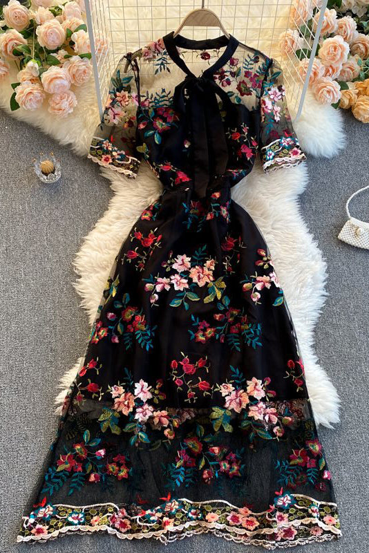 Embroidery Bow Short Sleeve Lace Maxi Dress