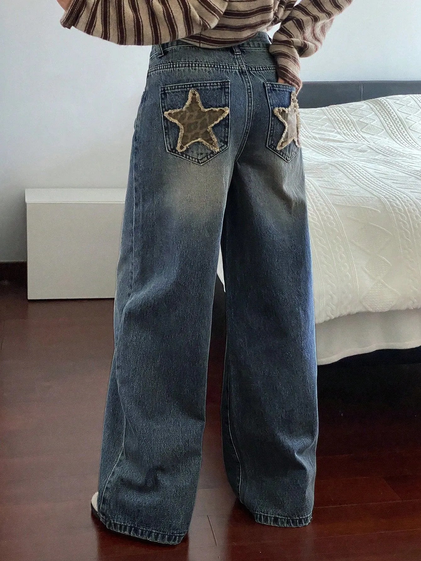 Star Patch Back Pocket Wide Leg Jeans