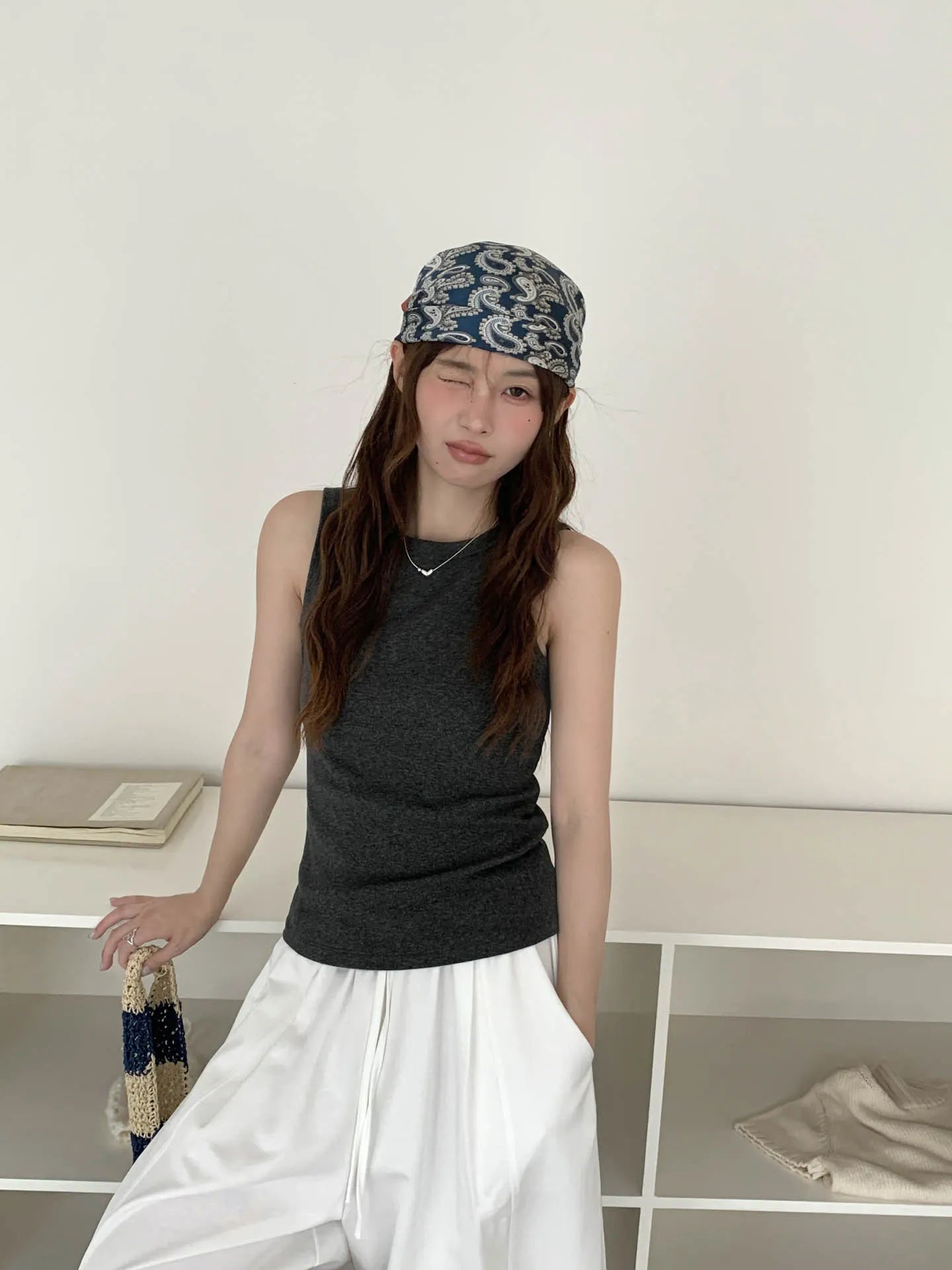 Round Neck Sleeveless Fitted Basic Ribbed Tank Top