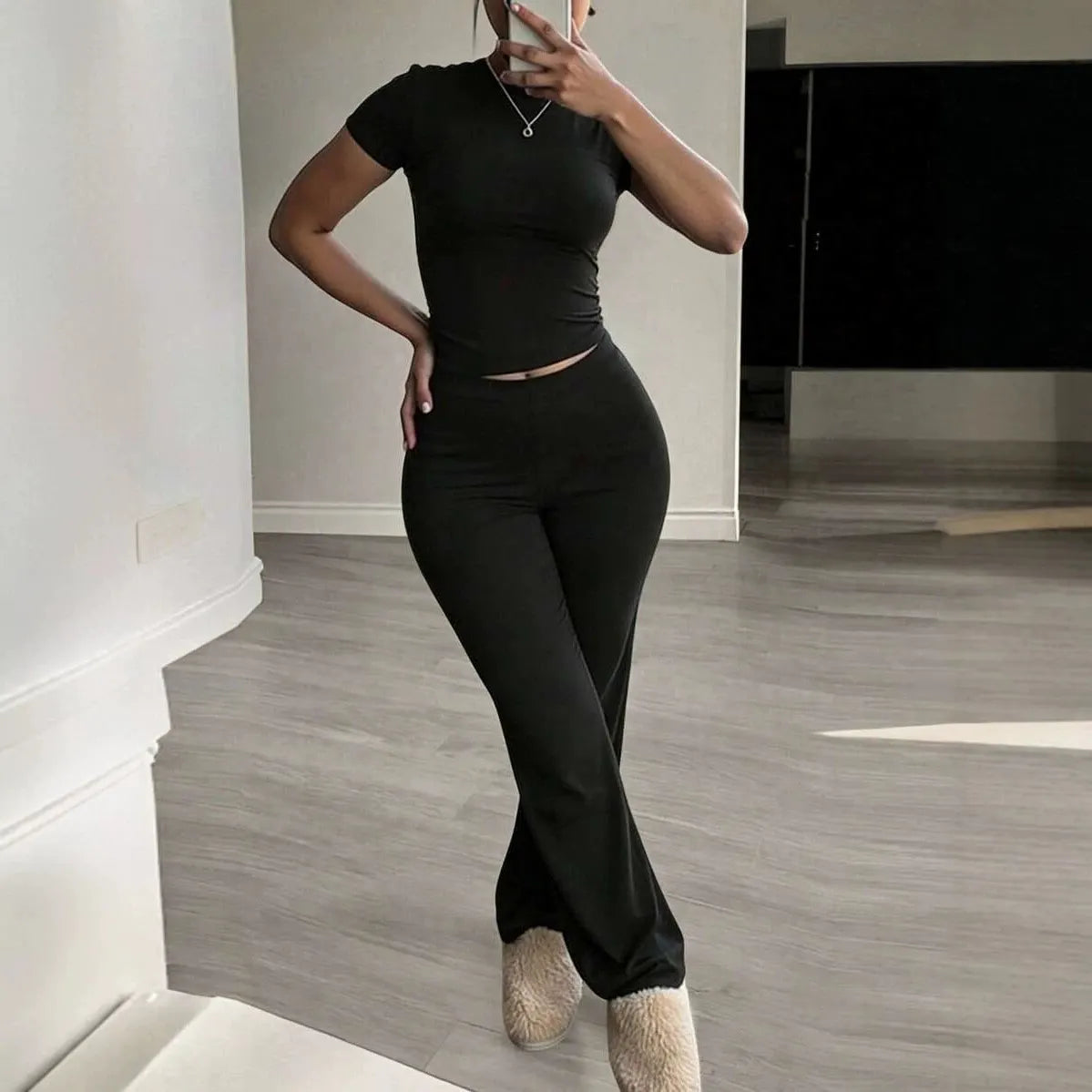 Crew Neck Short Sleeve Ruched Crop Top