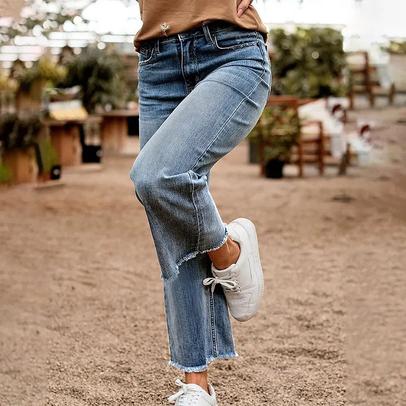 Light Wash Frayed Hem Cropped Flare Jeans