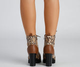 Botines con tacos de serpiente Sassy N' Fierce