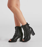 Foxy Babe – Combat Peep-Toe-Stiefeletten