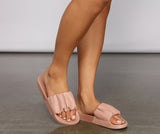 Sandalias casuales y elegantes