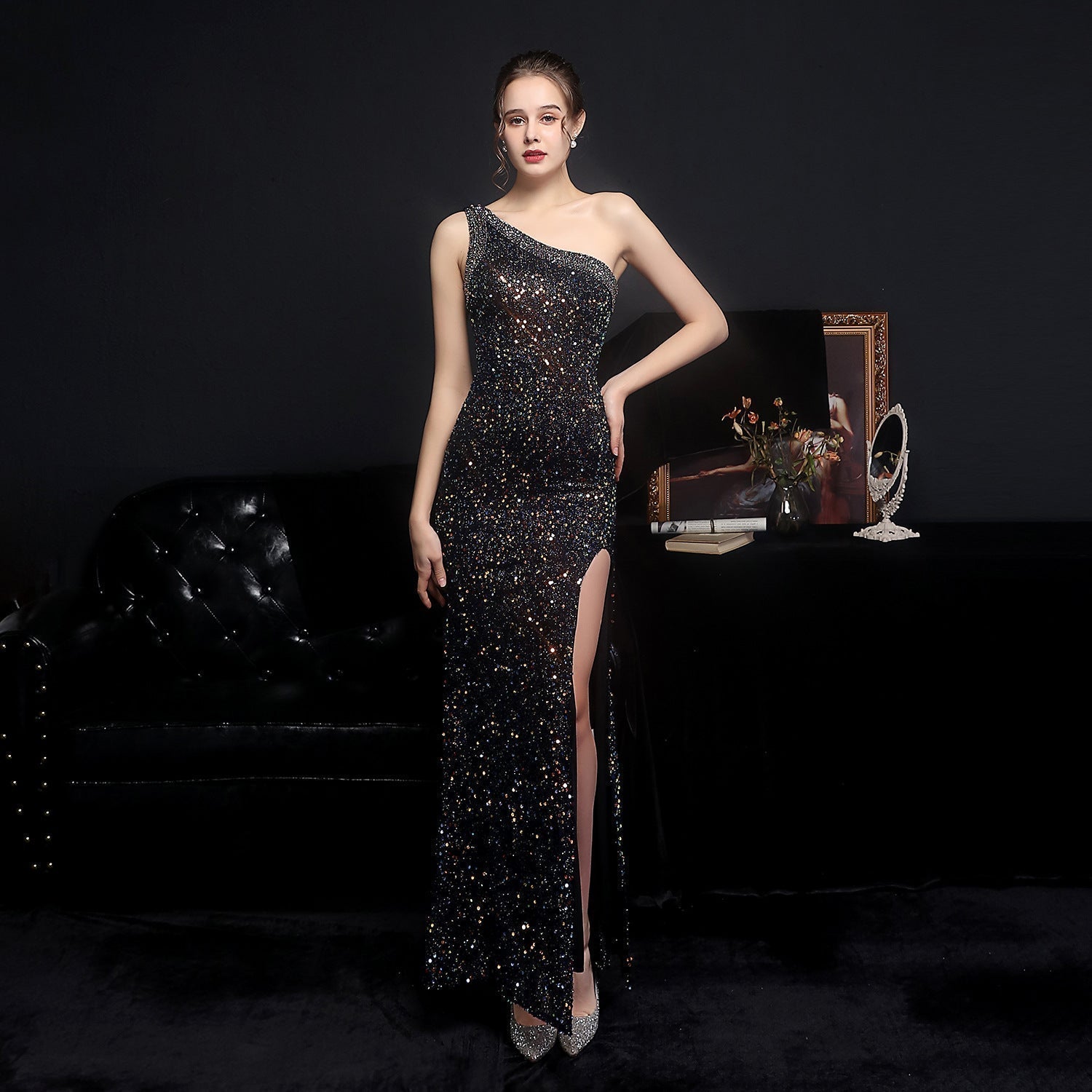 Heary dazzling sequined one-shoulder asymmetric dress