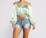 Atemberaubendes, raffiniertes Satin-Crop-Top